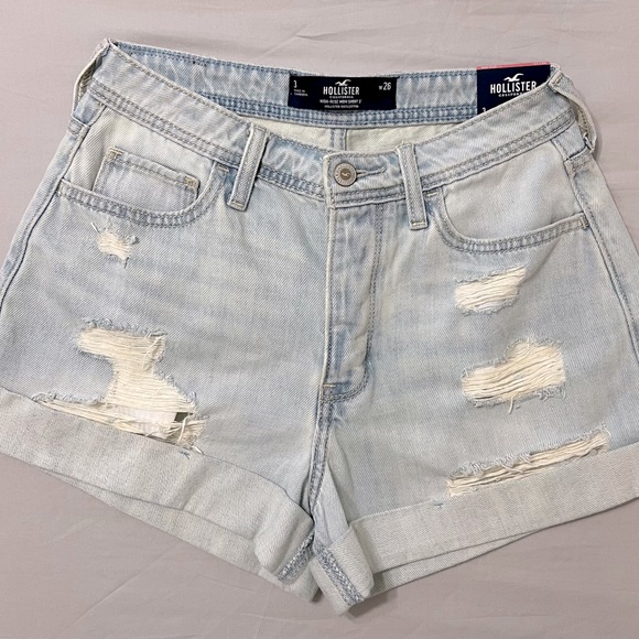 Hollister Denim - NWT HOLLISTER Mom shorts ☀️